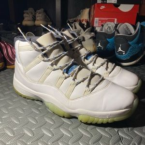 Air Jordan 11 Legend Blue